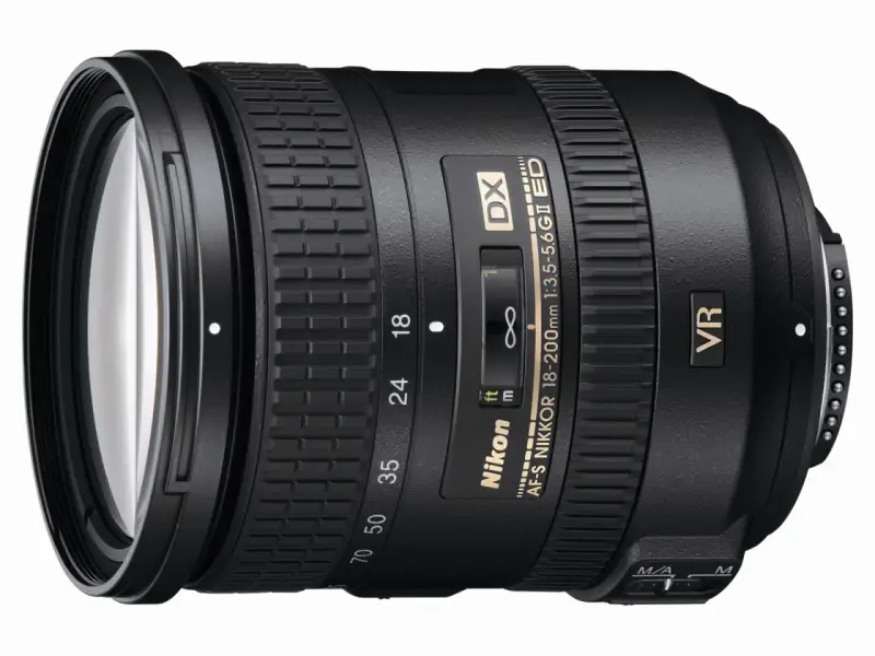 Obiektyw Nikon DX 18-200mm f/3.5-5.6G ED VR, idealny do aparatów Nikon APS C, z możliwością zoomu i stabilizacją obrazu.